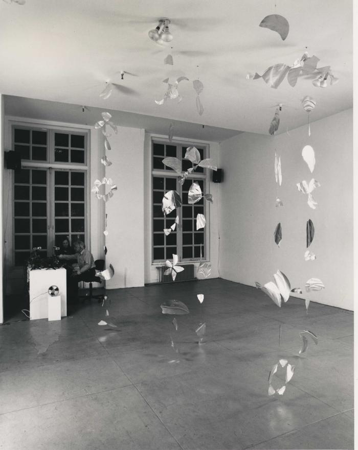 <p>Figure 35:&nbsp;David Tudor and Jackie Monnier performing&nbsp;<em>Volatiles and Sonic Reflections</em>&nbsp;at Jack Tilton Gallery, New York, March 1990 (Photographer unknown) | Klüver/Martin Archive</p>